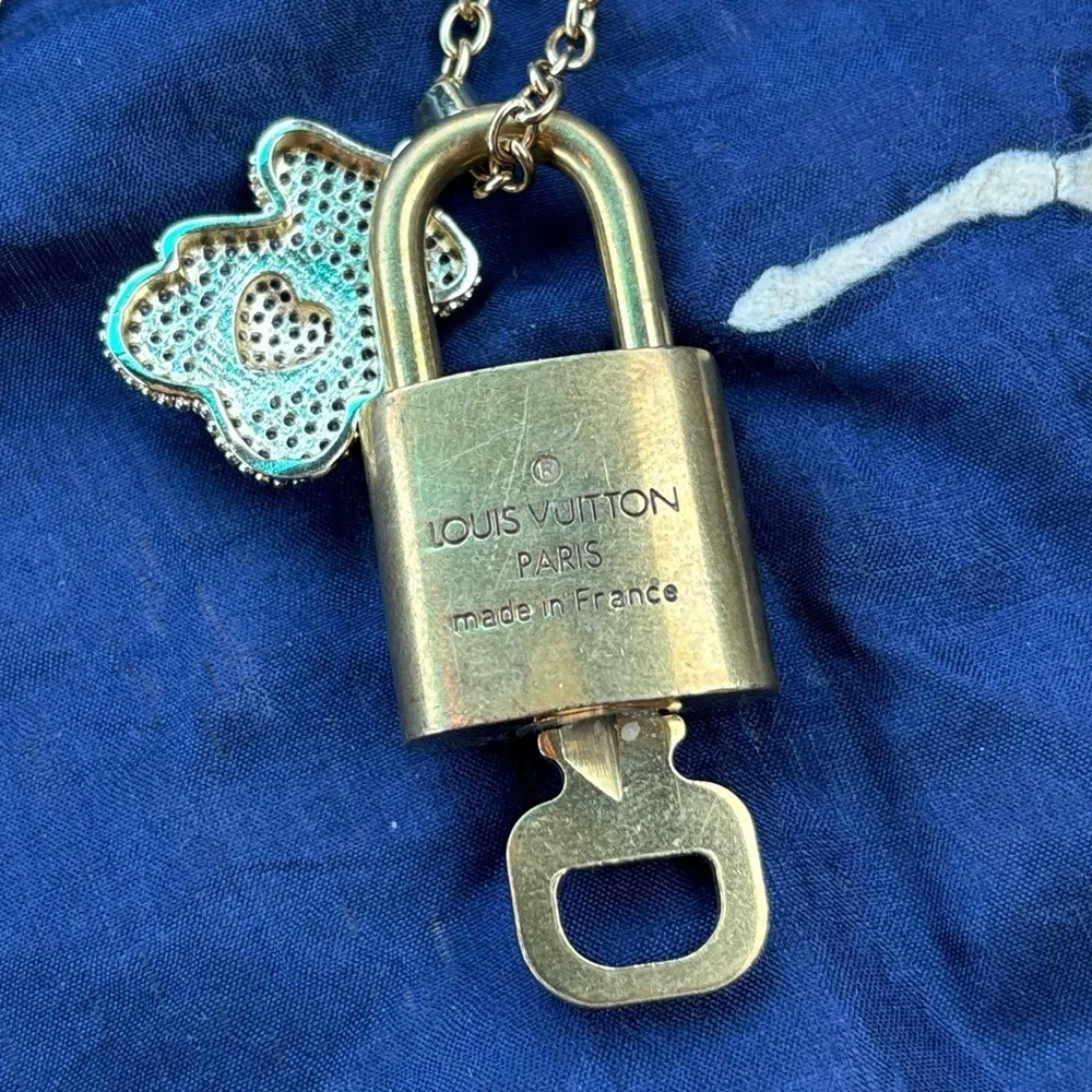 Luxury Louis Vuitton Lock & Key 323 Pave Crystal Teddy Bear Chain Necklace